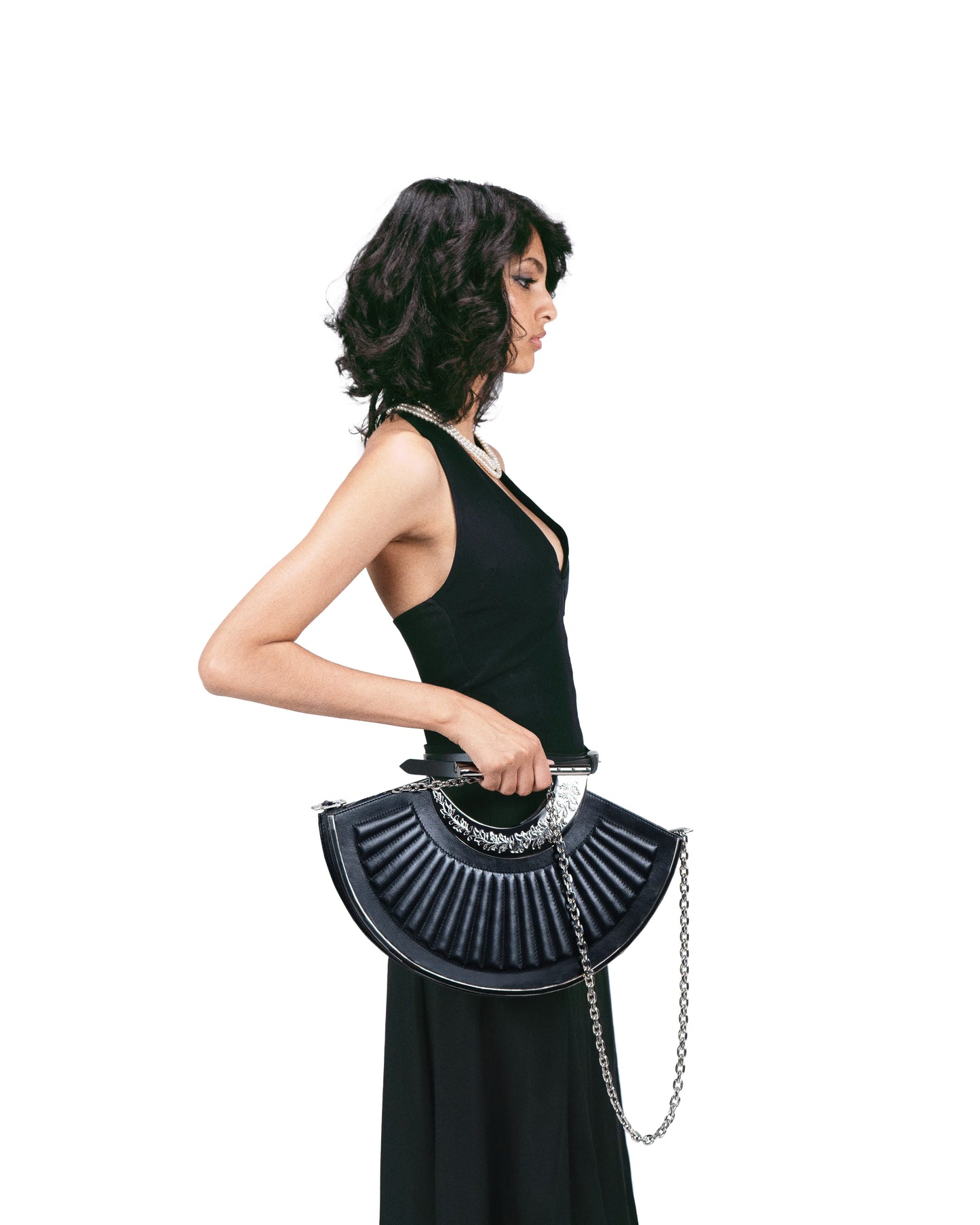 Full-grain leather shoulder bag with detachable chain — Sickle